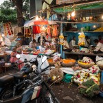 'Indien - Markt in Pune - Blütengebinde'