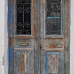 'alte Tür mit neuem Schloß'
