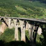 'brücke über tara-schlucht montenegro'